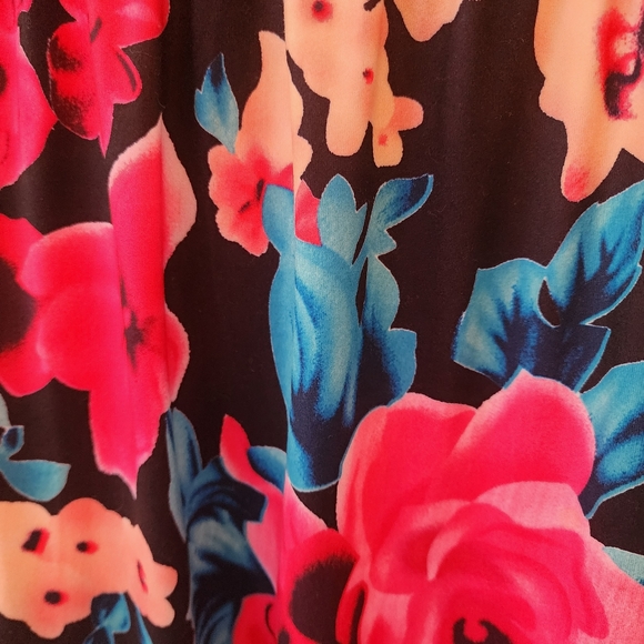 Tropical Floral and Black Maxi Sz 2XL - Picture 3 of 5